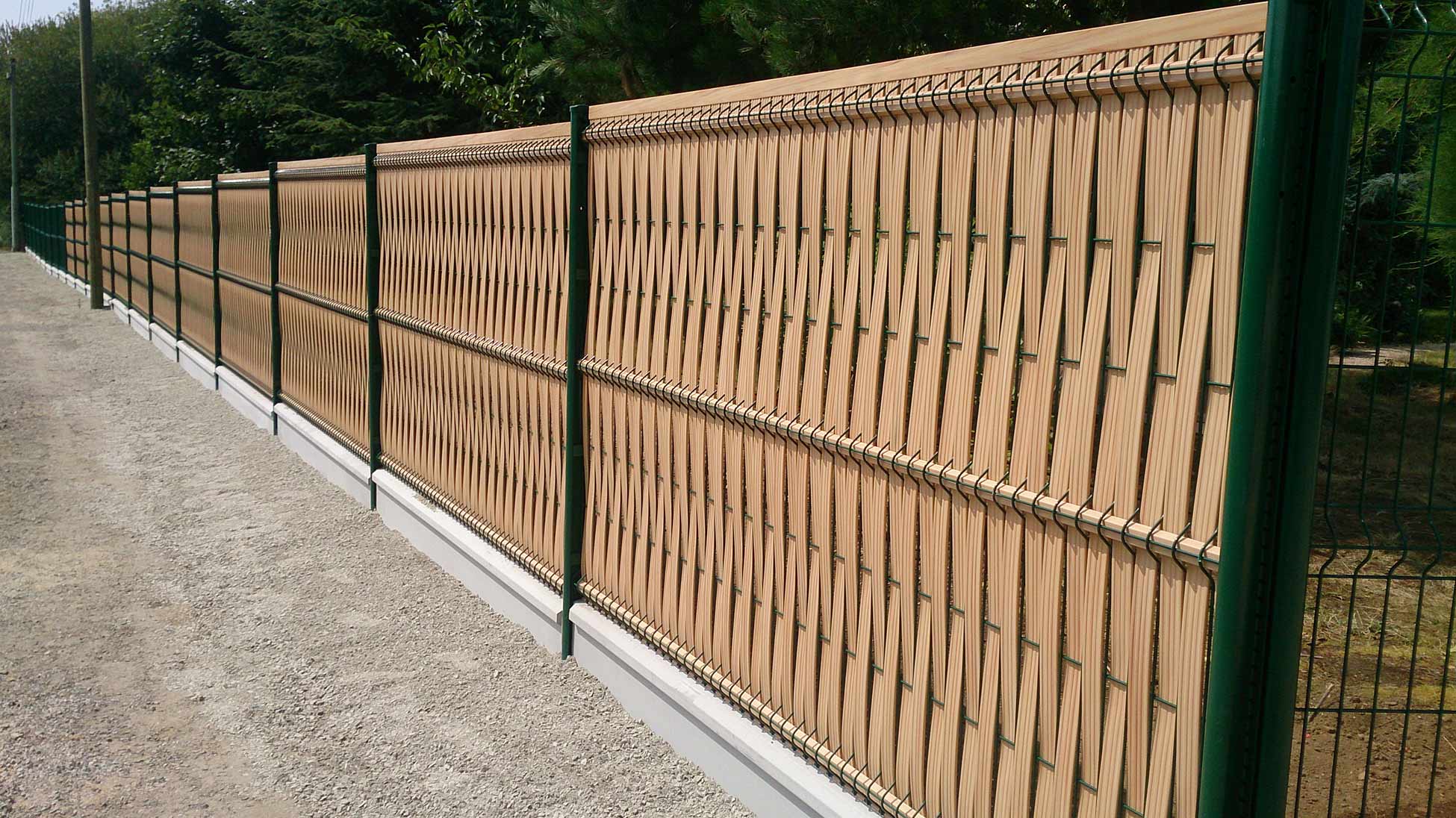 Le bois d'aluminium en plastique du panneau de clôture de l