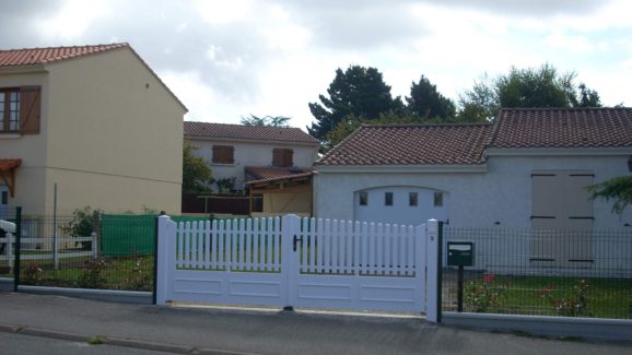 portail pvc port saint pere 44